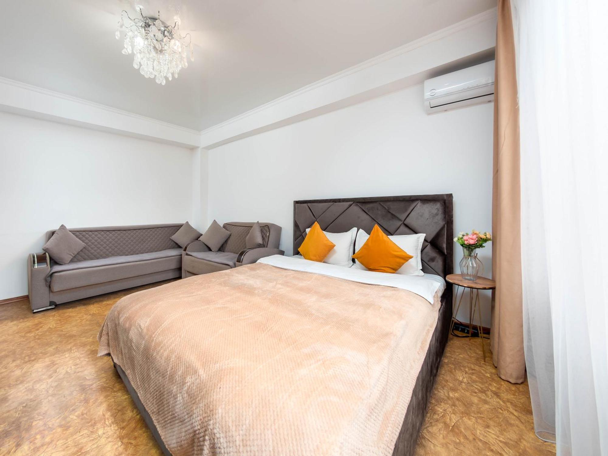 Apartment Оn Makatayeva 5 B Almatý Exterior foto